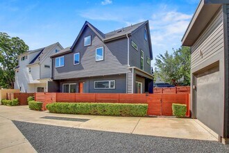 Building Photo - 2502 Southland Dr