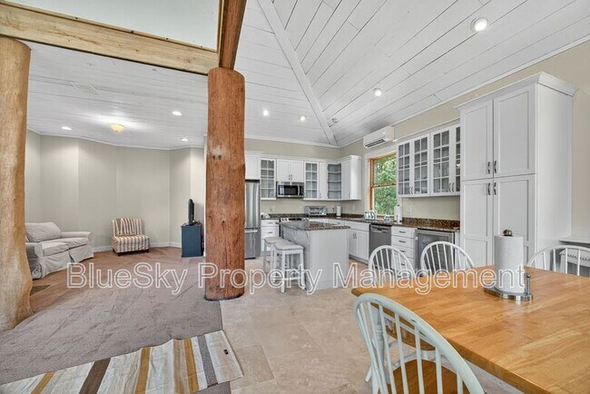 Building Photo - 3005 Lonesome Mountain Rd