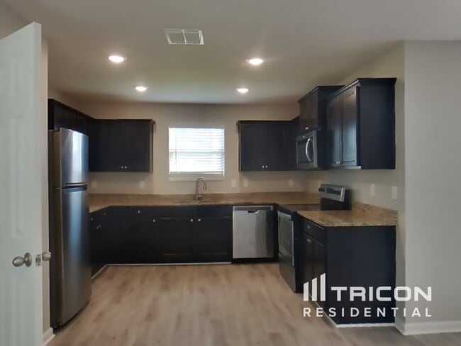 Building Photo - 77009 Birdseye Ct