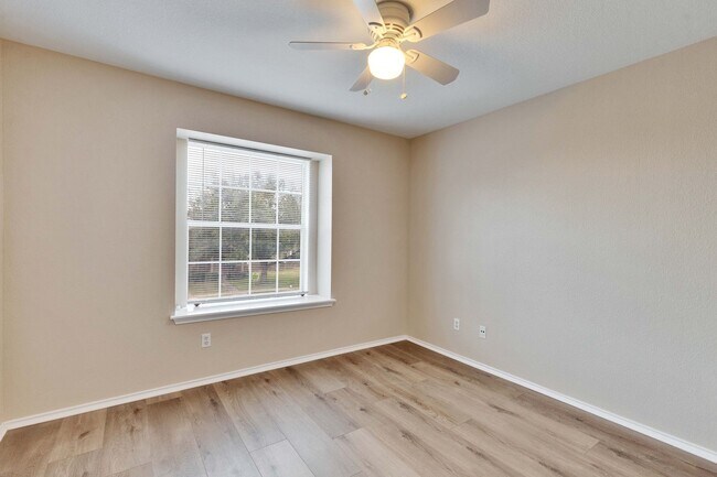 Building Photo - 14116 Harris Ridge Blvd