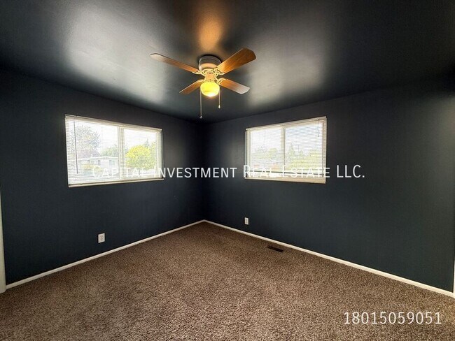 Building Photo - 1047 E 5235 S
