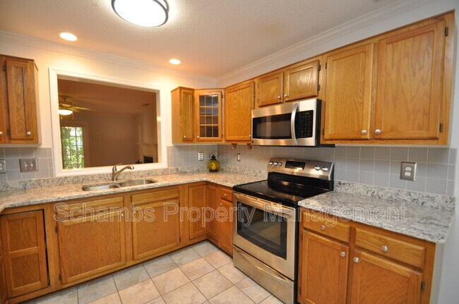 Building Photo - 240 Beechtree Dr