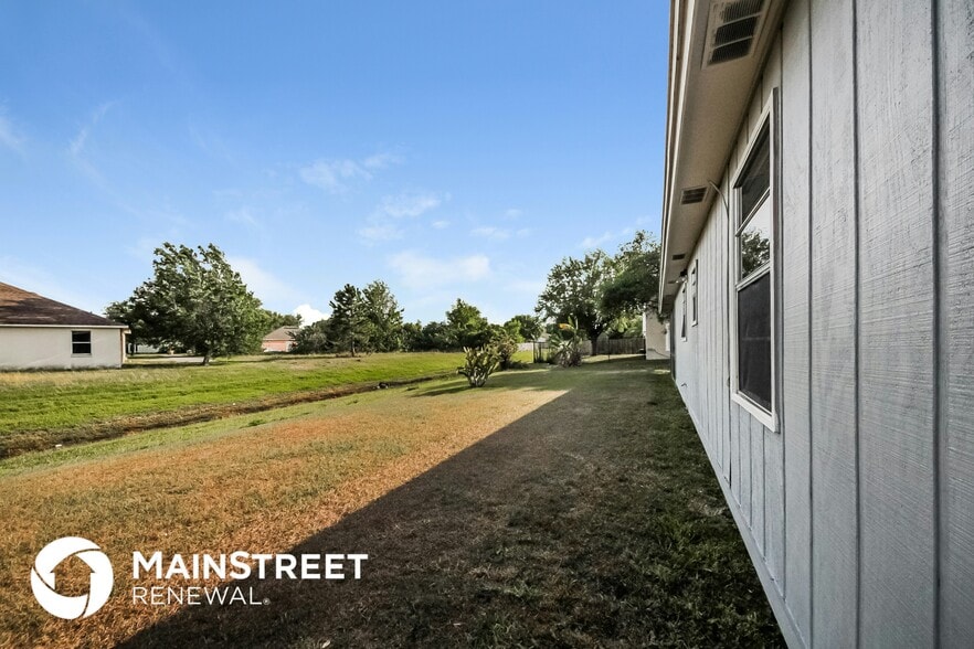 Building Photo - 211 Cobalt Dr