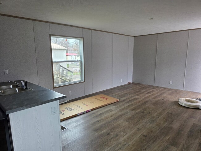 Building Photo - 28 Yoakum Cir