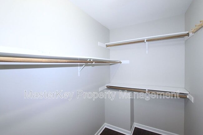 Building Photo - 6025 Presentation St