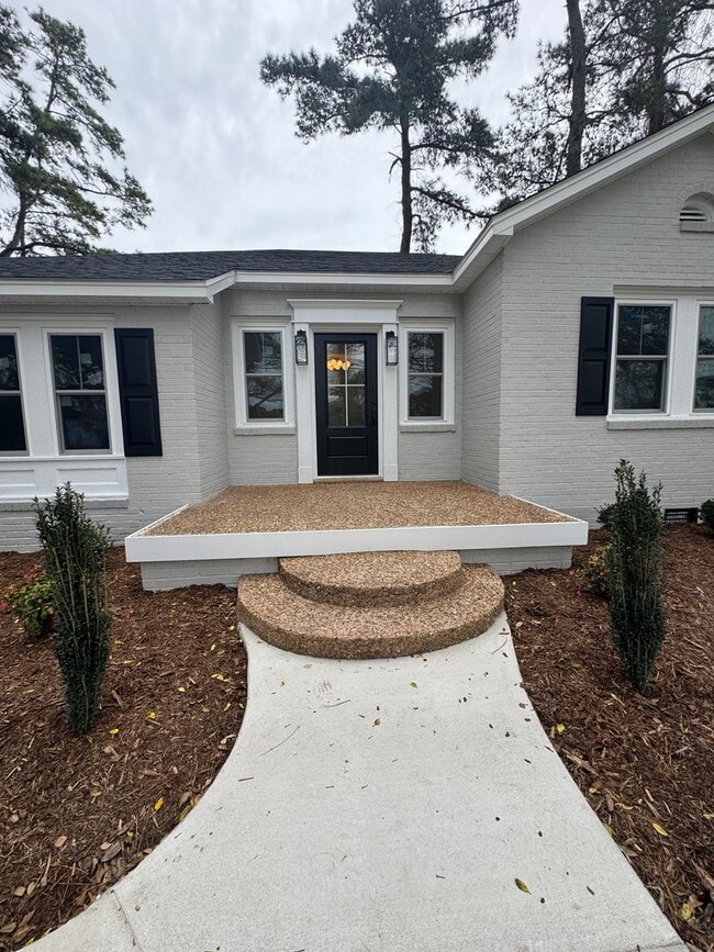 Building Photo - Spectacular Renovation!