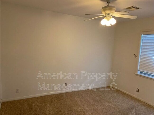 Building Photo - 4651 S Norwood Ave