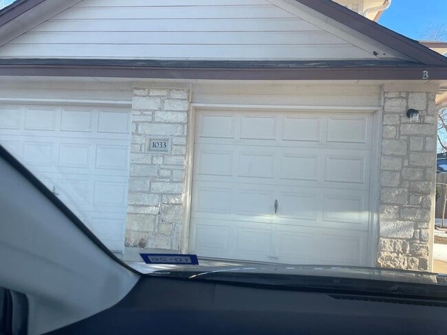 Building Photo - 1033 Christopher Ave