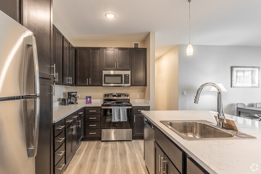 Fox Ridge Apartments 673 SW Halsey Loop Troutdale OR 97060