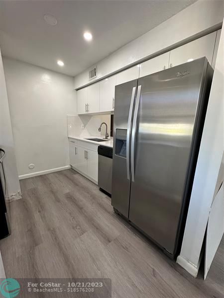 Building Photo - 401 SW 86th Ave