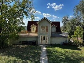 Building Photo - 635 Kress Aly