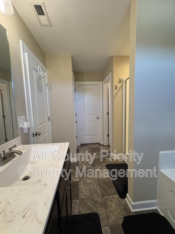 Building Photo - 224 Williamson Pl Dr