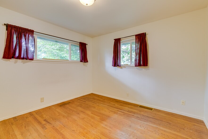 Building Photo - 10630 Renton Ave S