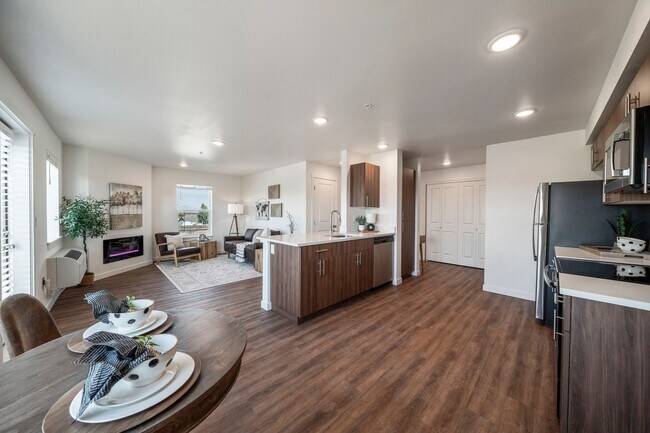 Building Photo - Spring Into Savings: $500 Rent Credit & $5...