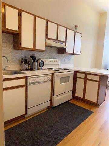 Building Photo - 420 Monroe St