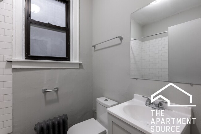 Building Photo - 5451 S Cornell Ave