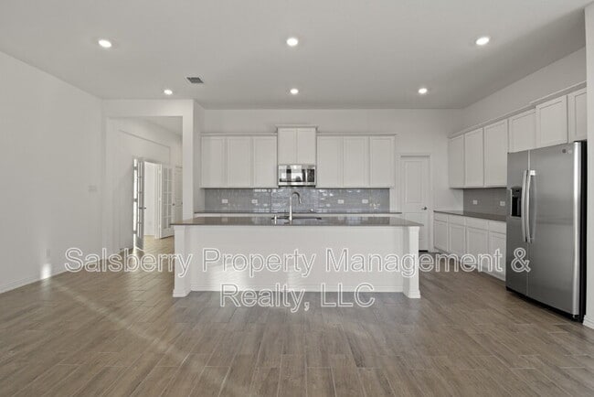 Building Photo - 233 Cherryvale Ln