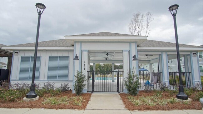 Building Photo - 1635 Iroquois Ct