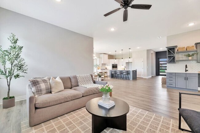 Building Photo - 4658 W Emerald Bay Ct