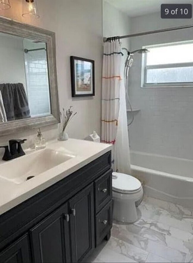 Building Photo - 208 Sandpiper Ave