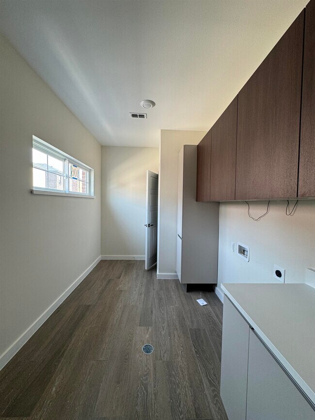 Building Photo - 210 Veracruz Dr