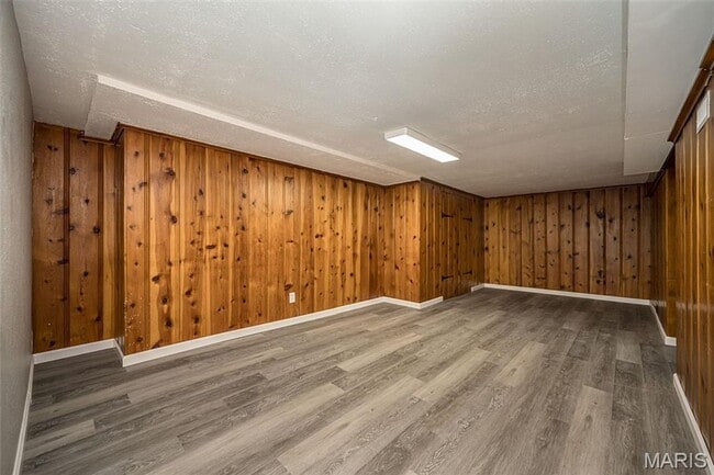 Building Photo - 1225 Newark Dr