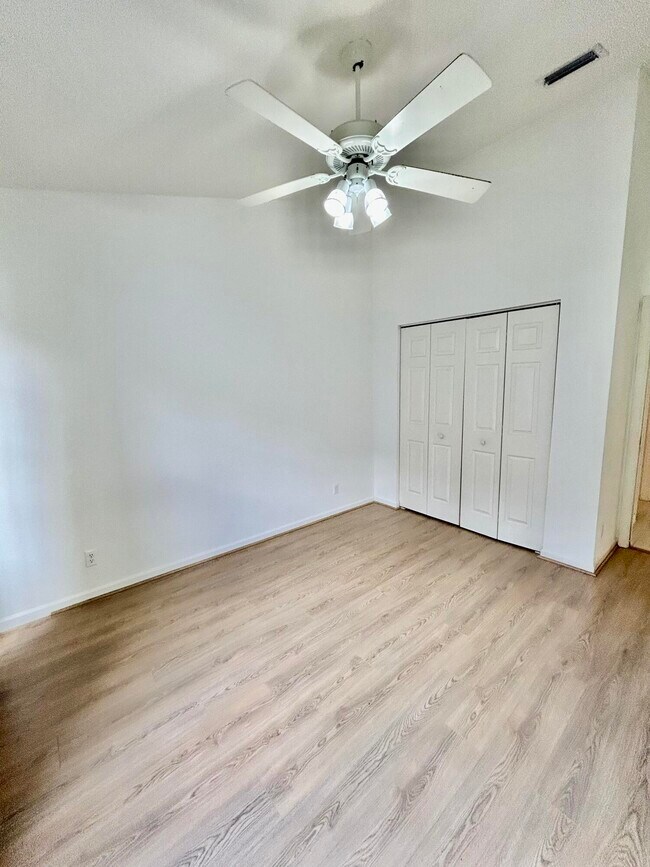 Building Photo - 7818 Stirling Bridge Blvd S