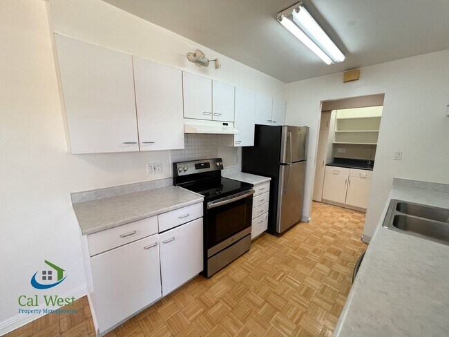 Building Photo - $3695 - 2 Bed/1.5 Bath Duplex in Santa Clara w/ Attached Garage