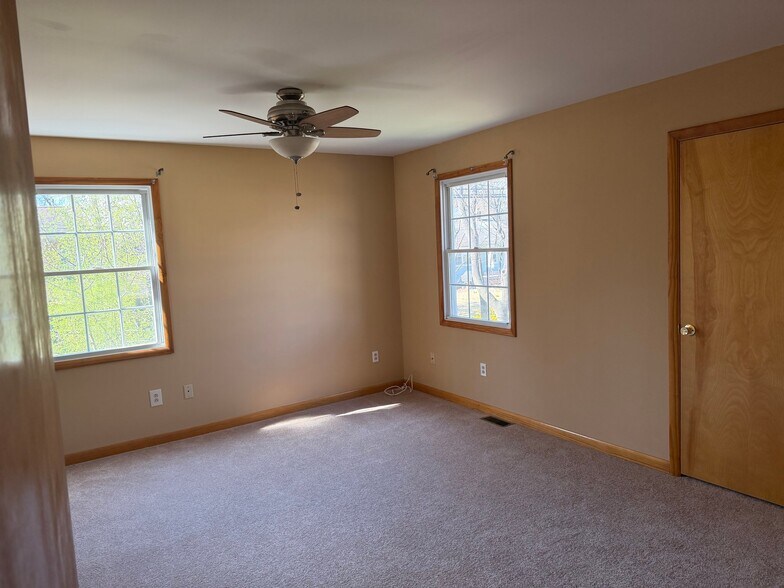 Building Photo - 545 Old Stage Rd