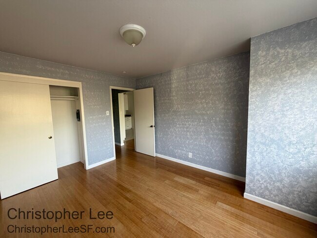 Building Photo - 777 5th Ave