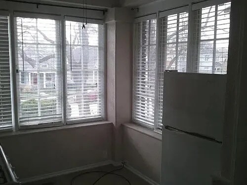 Building Photo - 433 S Douglas St