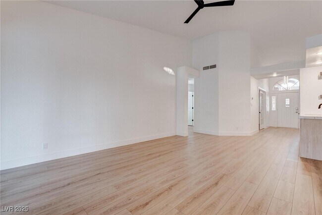Building Photo - 8608 Highacre Dr