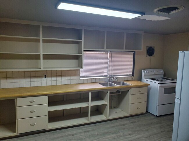 Building Photo - Spacious 2 BR/ 1BA Spokane Valley Home