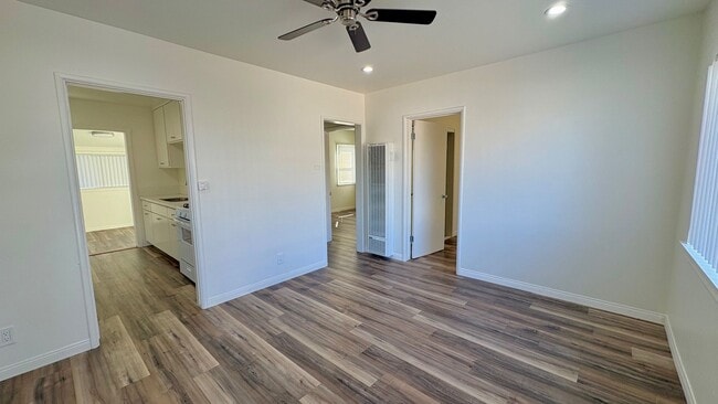 Building Photo - 14902 S Inglewood Ave