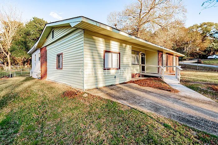Building Photo - 1816 Wellborn Dr
