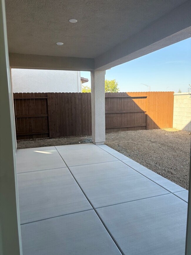 Building Photo - **Move In special $1k off first month's rent** Exciting Opportunity: Discover Your Brand New Drea...