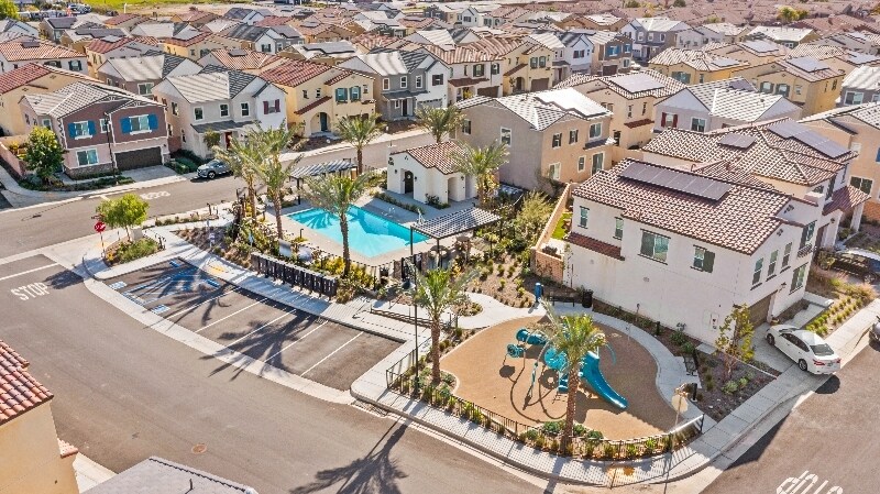 Building Photo - 26840 Red Dr