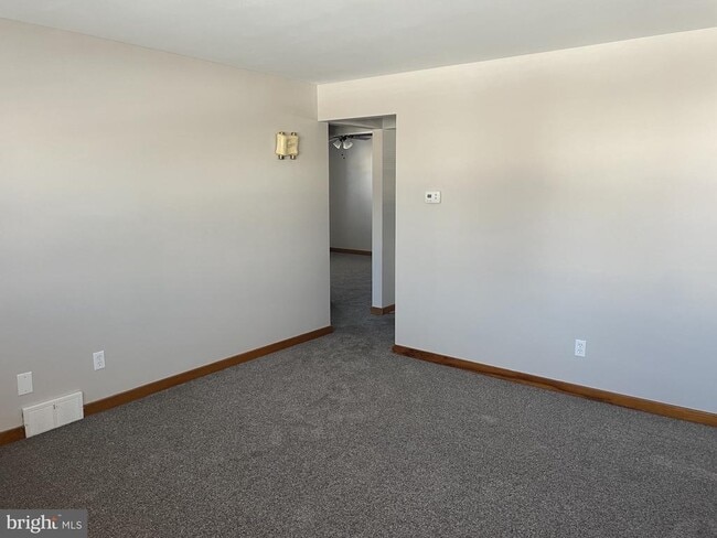 Building Photo - 5017 Mauretania Ave