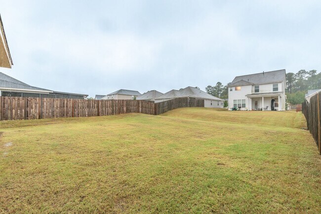 Building Photo - Welcome home to Summerton Village!  Ask us about our 1 month of FREE RENT!