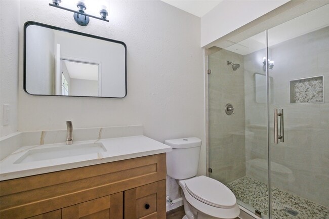 Building Photo - 5007 Ridgecreek Dr