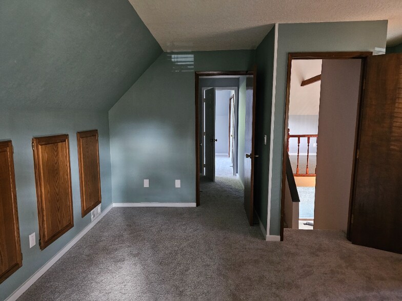 Building Photo - 22222 SW Mandan Dr