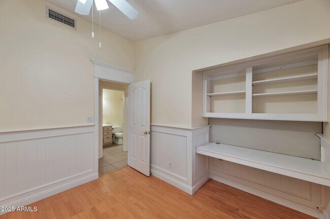 Building Photo - 2312 E Williams Dr
