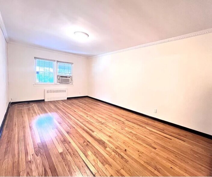 Building Photo - 6471 Alderton St