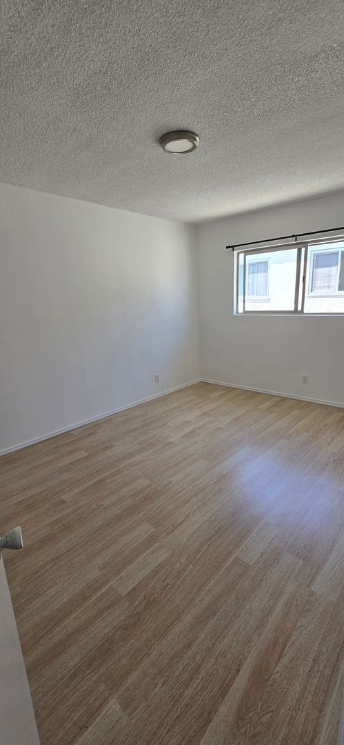 Building Photo - 1308 N Poinsettia Pl