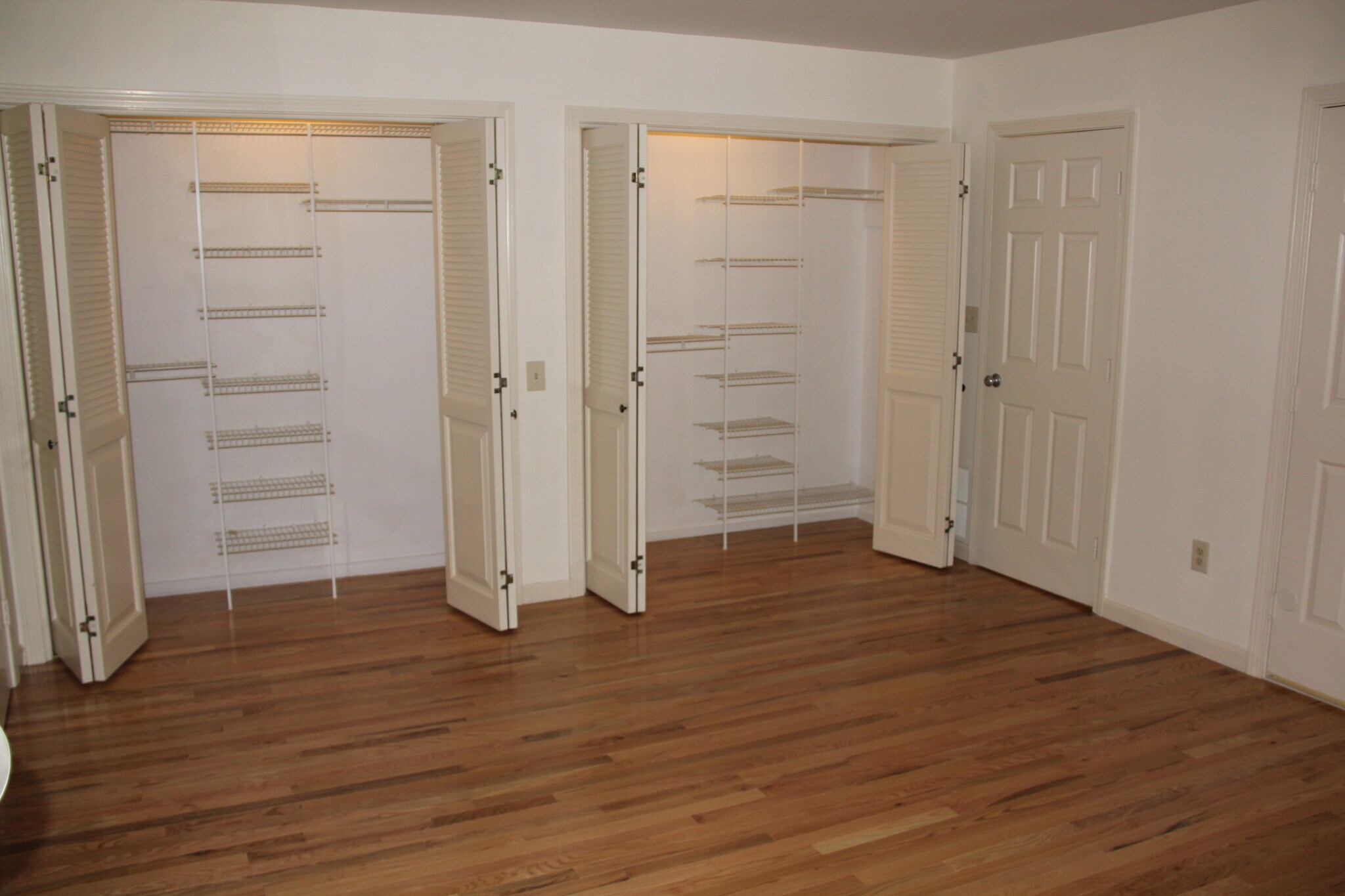 closets in master bedroom - 45 Tunxis Vlg