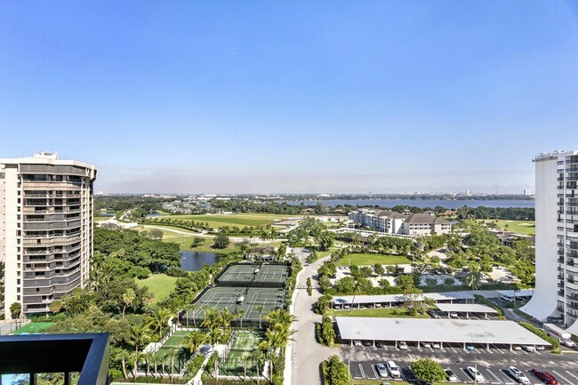 Building Photo - 2425 Presidential Way