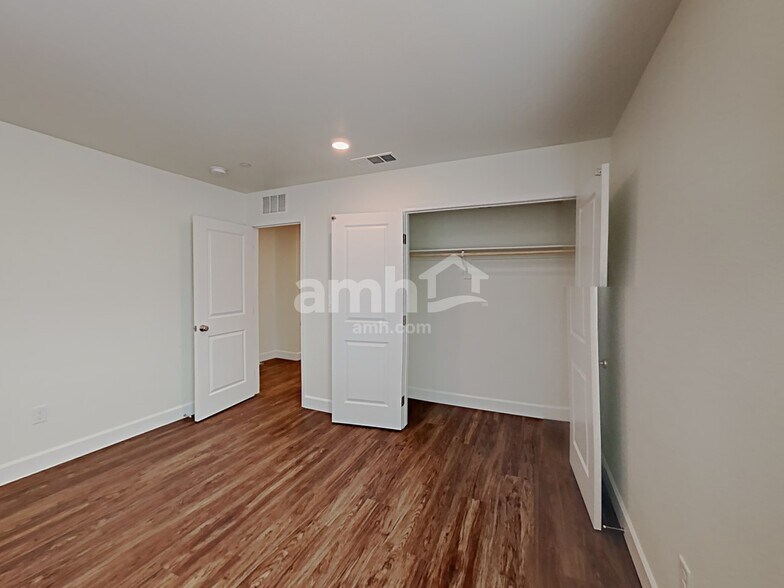 Building Photo - 313 Cape Seville Pl