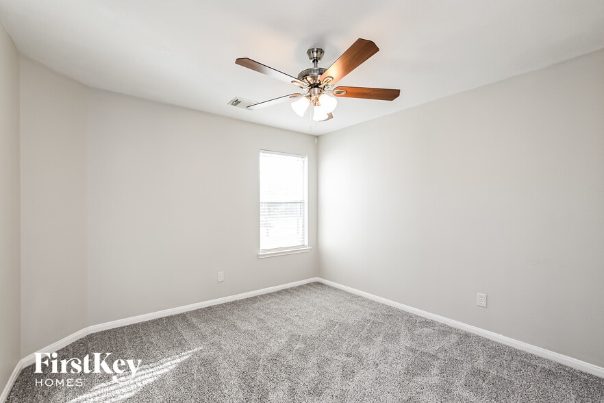 Building Photo - 17903 Melissa Springs Dr