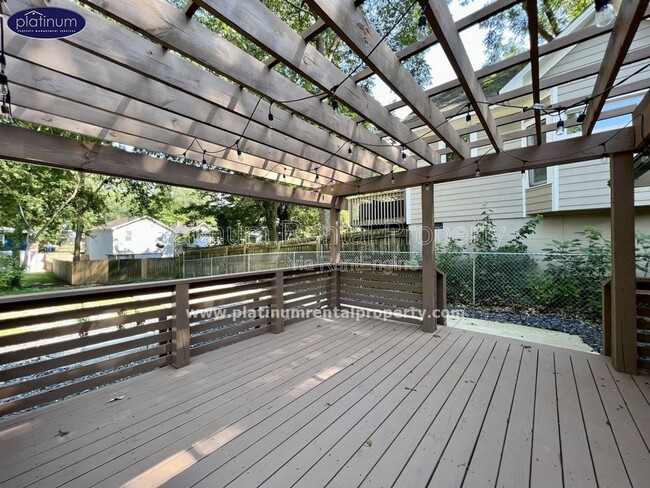 Building Photo - 982 Grant Terrace SE