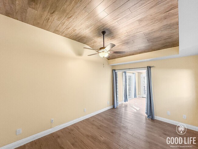 Building Photo - Newly remodeled 4bed/2bath home w/upgrades!